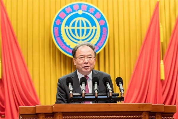 省委常委、市委書記李小敏在開幕式上講話